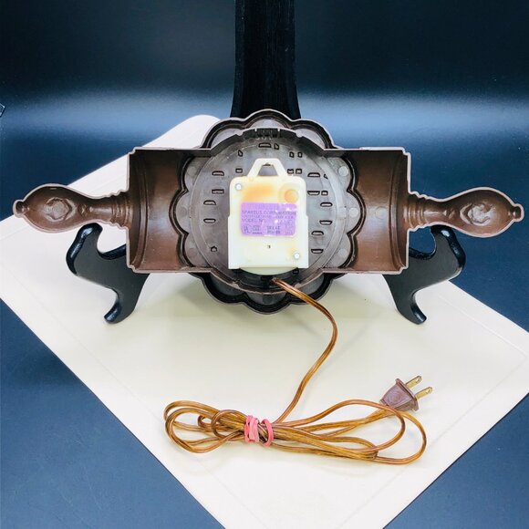 Vintage 70s SPARTUS USA Plastic Faux Wood Rolling Pin Plug In Wall Clock Rustic - Picture 5 of 14